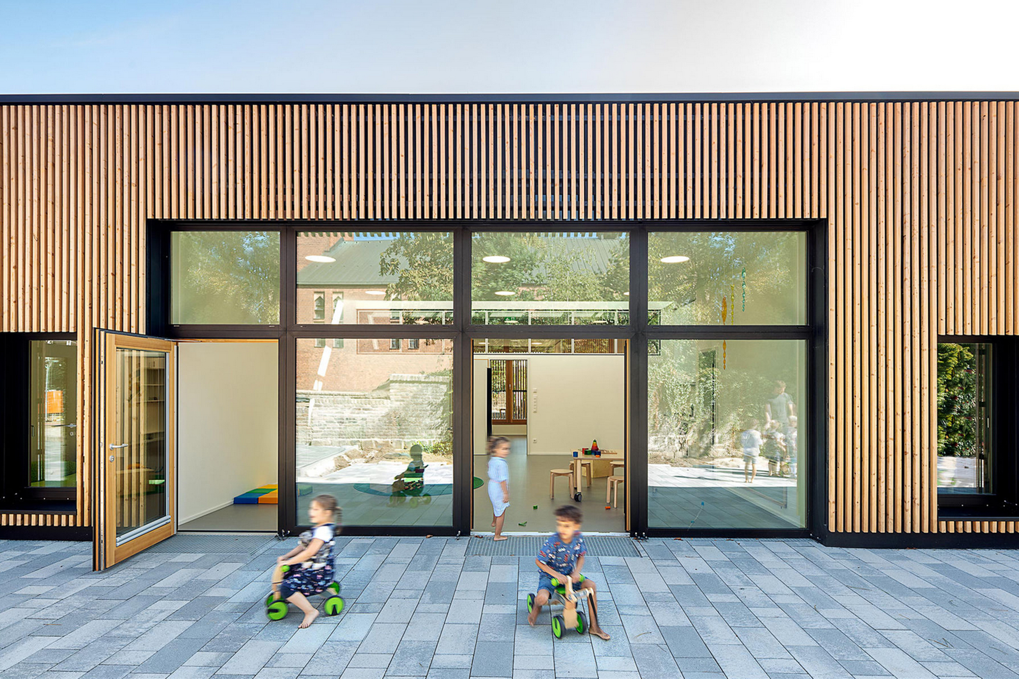 Familienzentrum Hippolytusgarten, Troisdorf. Innenhof. Foto: Daniel Stauch