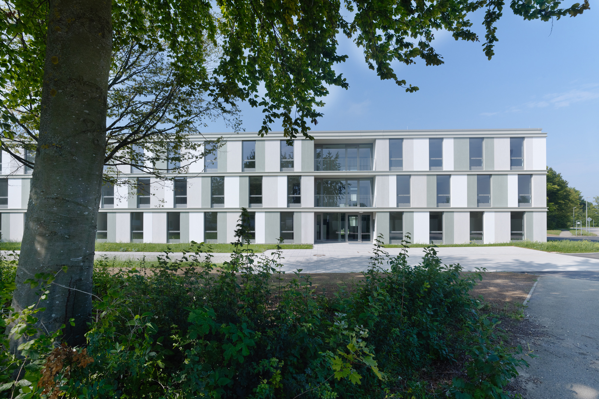 Unterkunftsgebäude Rommel Kaserne Dornstadt (Fotos ©: wolframjanzerarchitekturbilder)