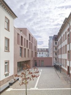 Foto: Roland Halbe